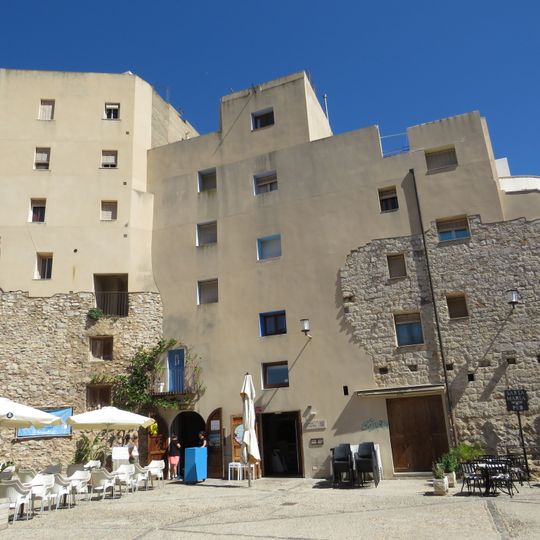 House at 1-5 Les Caseres square