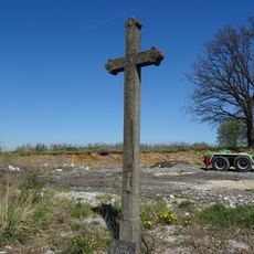 Kříž západně od Všechova
