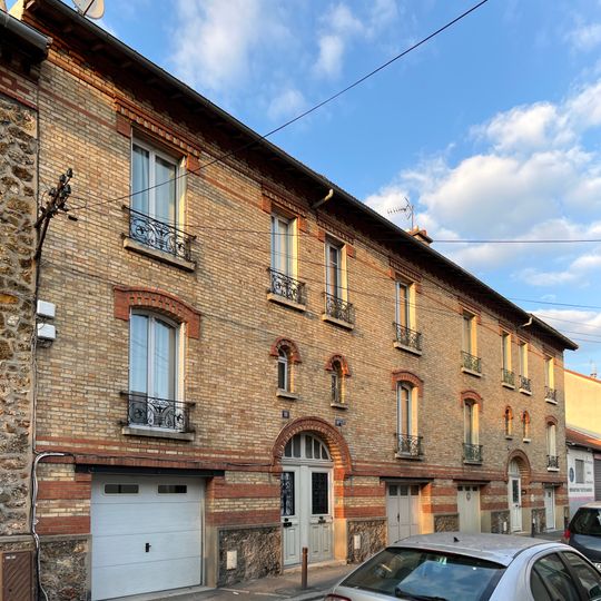 Maisons, 11-13-15-17 rue du Moulin de Saquet