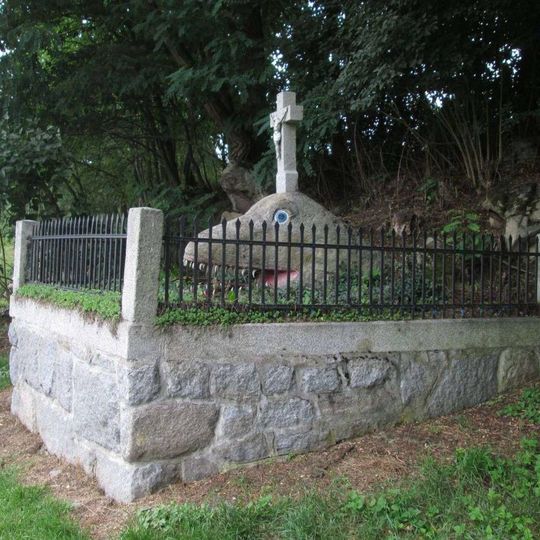 Kříž jihozápadně od Maňovic