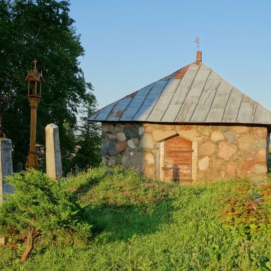 Kamajai churchyard chapel