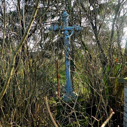 Kříž v Brandýské ulici v Jirnách