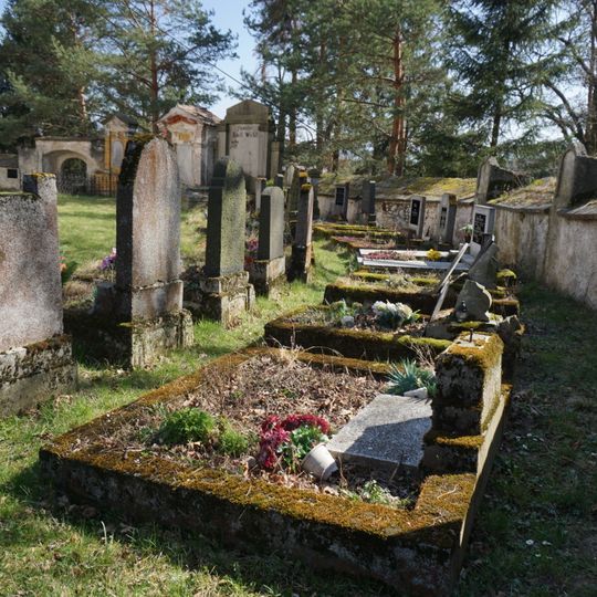 Cemetery in Arnoltice