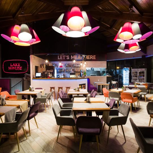 Lake House Restaurant
