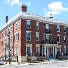 Benjamin Walworth Arnold House and Carriage House