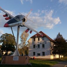 Monument featuring aircraft, aircraft model
