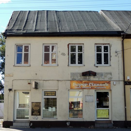 Ozorków, pl. Jana Pawła II 3