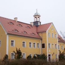 Jagdschloss Grillenburg mit Schloss, Einfriedung, Neues Jägerhaus, Jagdhütte und drei weitere Gebäude (Einzeldenkmale zu ID-Nr. 09300820) Hauptstraße 7