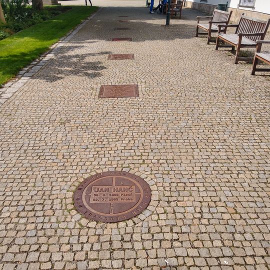 Sedm reliéfů na Cestě Jana Hanče