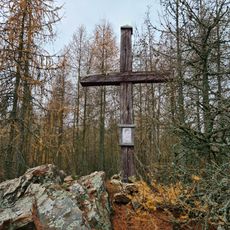 Kříž na vrchu Bludný jihovýchodně Skryjí