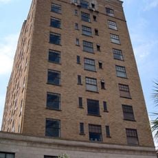 Charleston Hotel (Lake Charles)