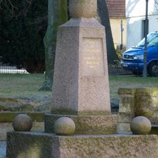 Denkmal zur Erinnerung an die Befreiungskriege 1813 (Jahrhundertstein) Kirchplatz -