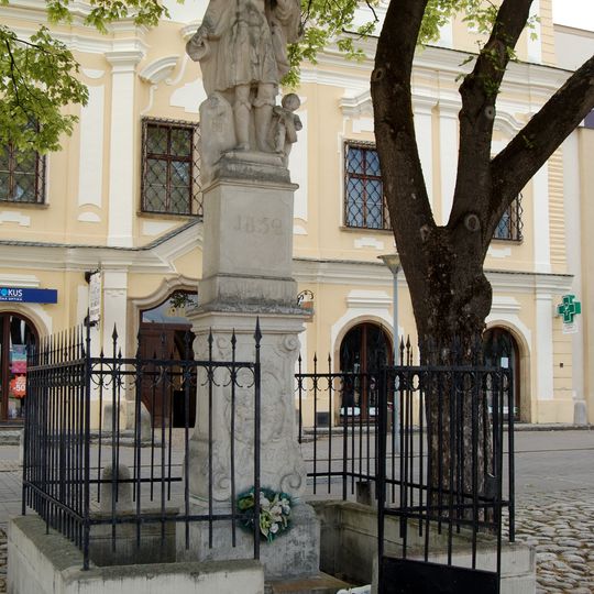 Socha sv. Floriána, podstavec