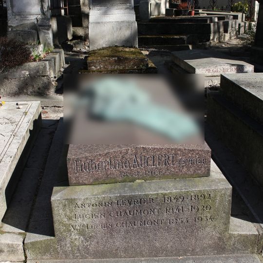 Grave of Auclert