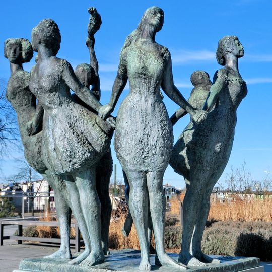 Sieben stolze Schwestern küsst das eine Meer