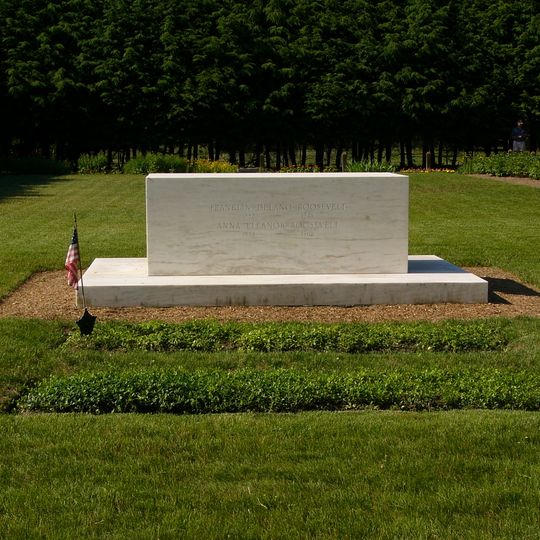 Franklin Delano and Anna Eleanor Roosevelt tomb