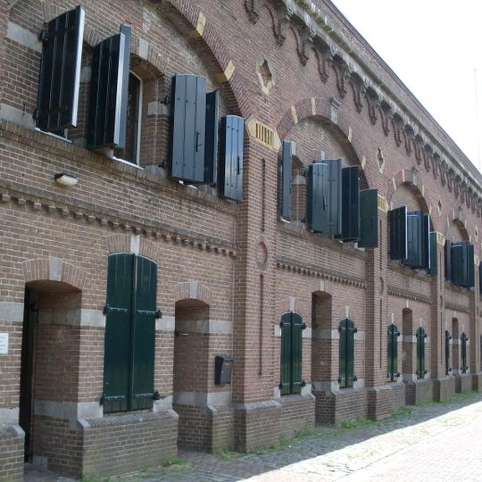 Rondom het stadje wallen, forten en grachten