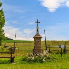 Kříž v Dolním Houžovci na východním okraji obce