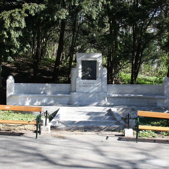 Persönlichkeitsdenkmal, Elisabethruhe