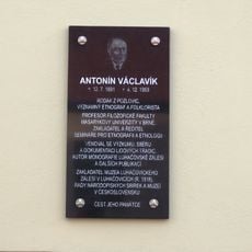 Pamětní deska Antonína Václavíka