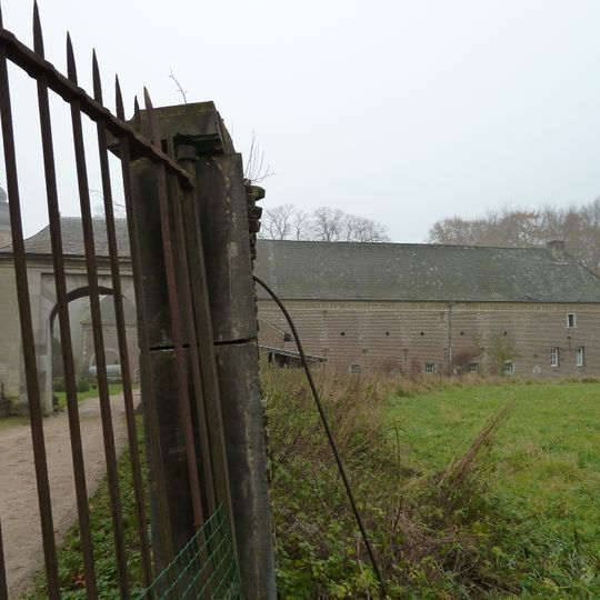 Neubourg Castle: castle farm