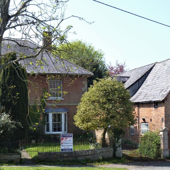 No 10 With Attached Railings And Gates