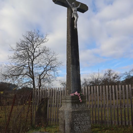 Kříž na severním okraji Vlčatína