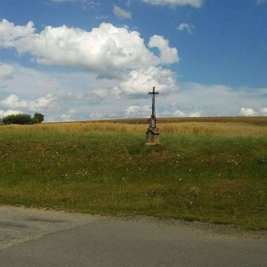Kříž jižně od Přáslavic