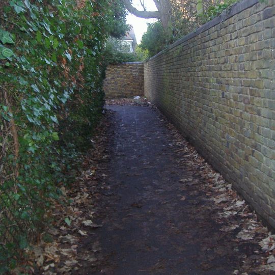 Path between Arthur Road and Alexandra Road, Kingston-Upon-Thames