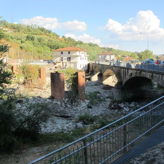 Resti del vecchio ponte