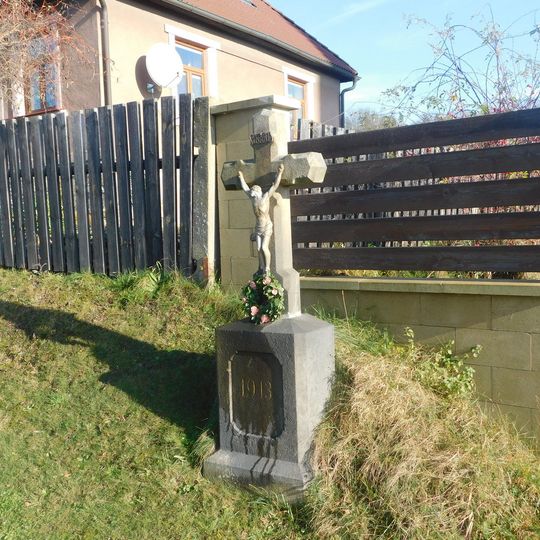 Kříž u domu č. 352 v Kamenici