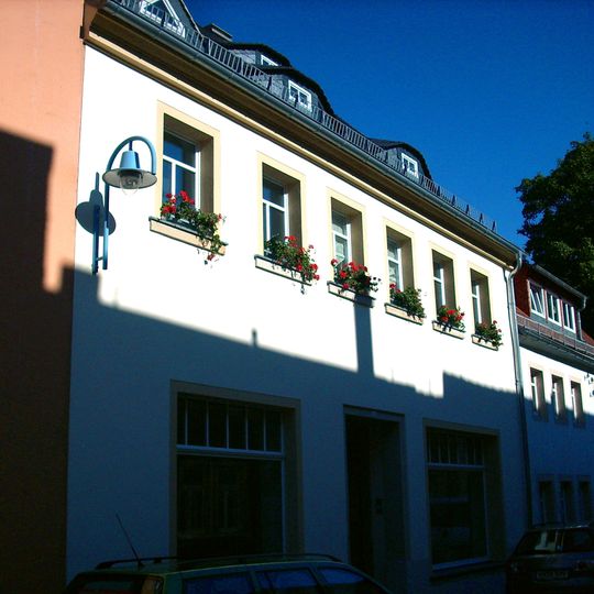 Wohnhaus mit Laden in geschlossener Bebauung Ziegenbalgstraße 1