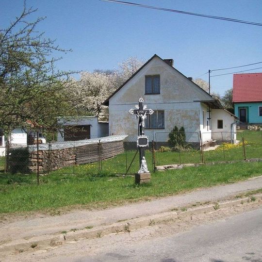 Kříž v Horních Hořicích