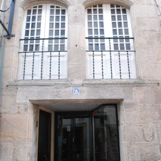 Edifício na Rua Direita n.º 73