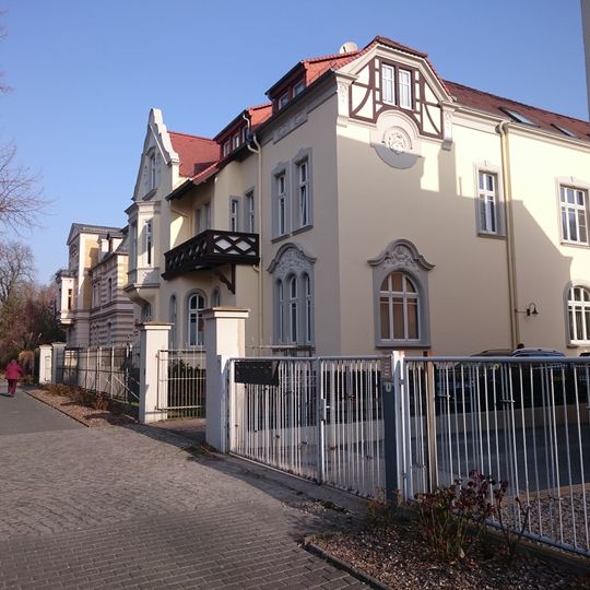 Bahnhofstraße 4