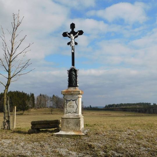 Kříž u silnice jižně od Rácova