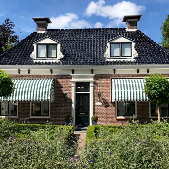 Harlingerstraatweg 24, Midlum