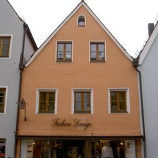 Gefaste Fensterrahmungen im 1. Obergeschoss