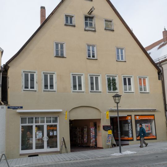 Friedrich-Ebert-Straße 2