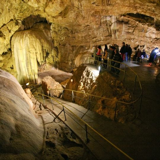 Cueva de Novi Afon