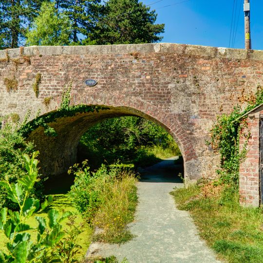 Clafton Bridge & attached Parapets Flanking Road Approaches,Canal Road,Clafton Bridge
