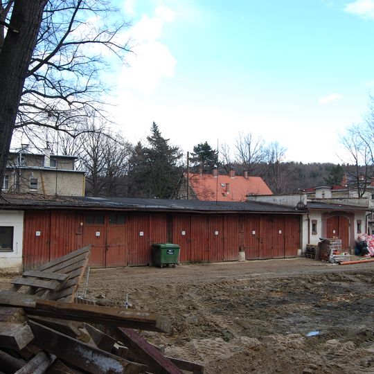 Stajnia straży pożarnej, ob. biura i mieszkania