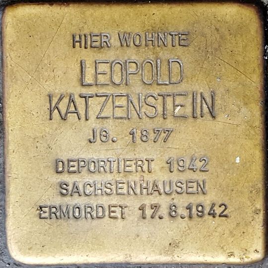 Stolperstein en memoria de Dr. Leopold Katzenstein