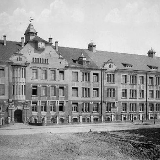 Schulgebäude Wincklerstraße 3; 5