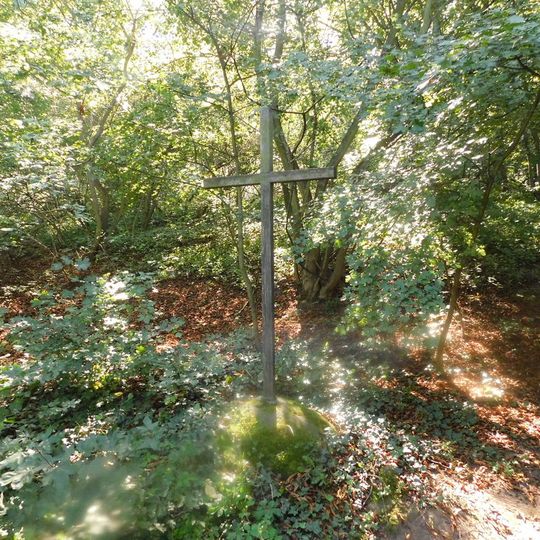 Kříž u rozcestí cest k Cihelně a k hradišti Na Skále u Kounic