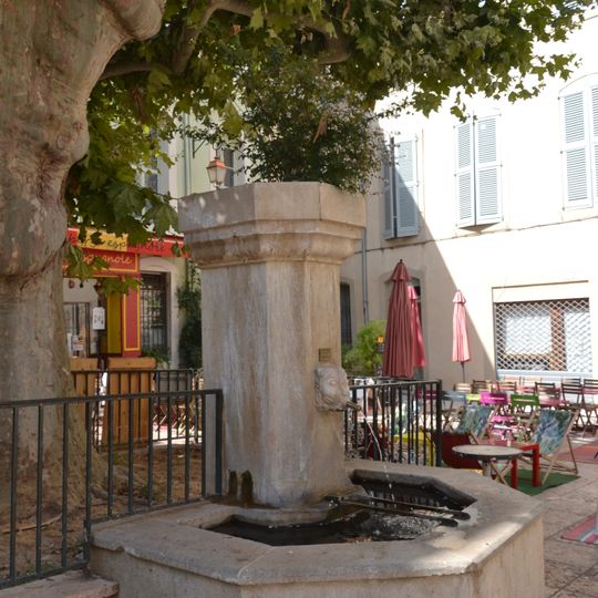 Fontaine, place du Septier