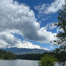 Lake Siskiyou