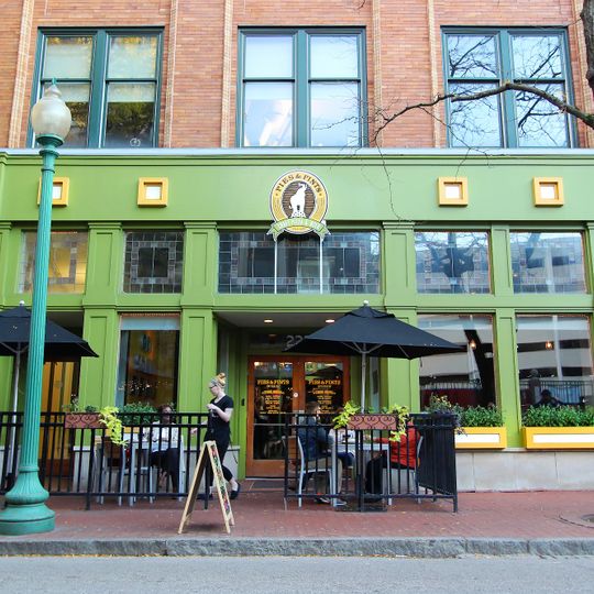 Pies & Pints Pizzeria
