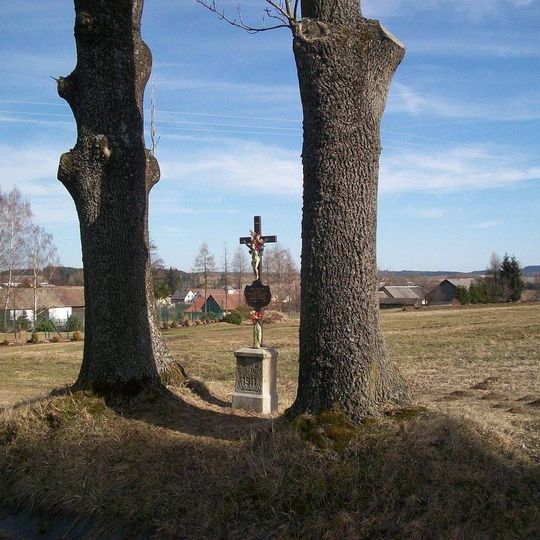 Kříž u Těmic při cestě na Staré Hutě