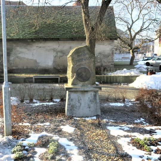Pomník Jana Husa v Husově ulici v Sadské